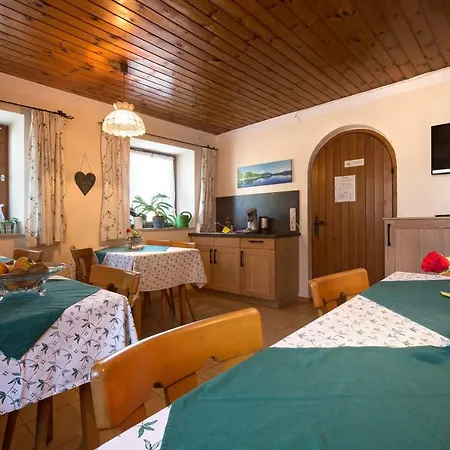 Zaisslhausl Hof Gastezimmer * Übersee